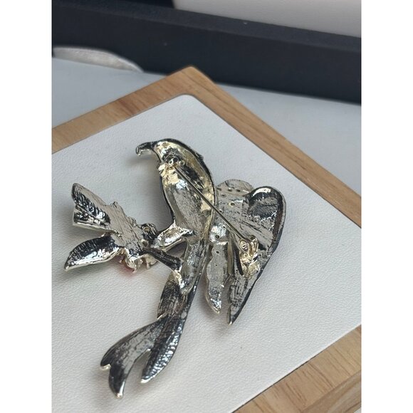 Vintage Rhinestone Eagle hawk Brooch With Red & Green Accents - Picture 8 of 9